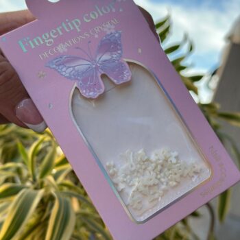 DECO UÑAS MOÑOS BLANCOS